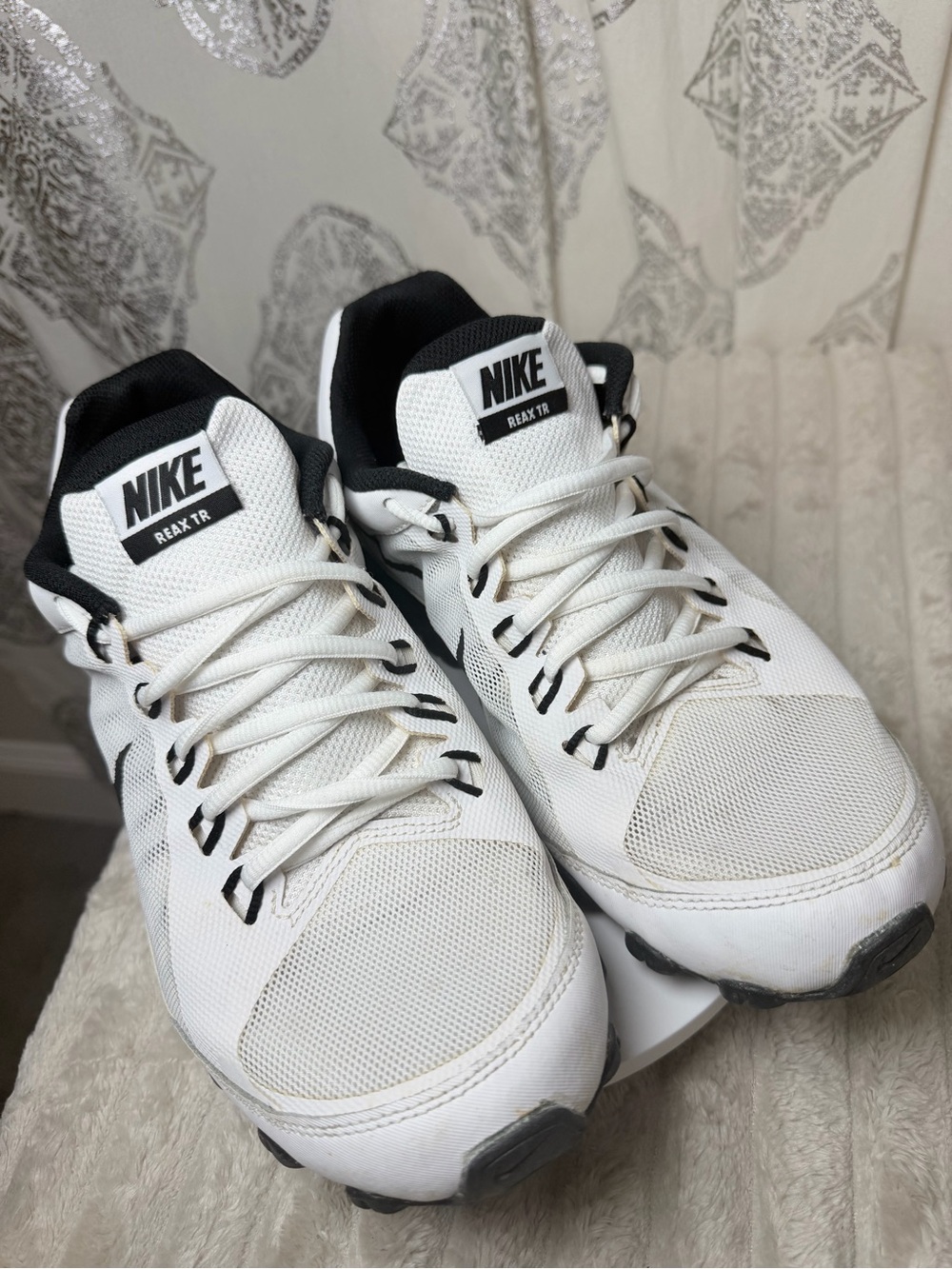 Nike Men's White and Black Athletic Training Shoes